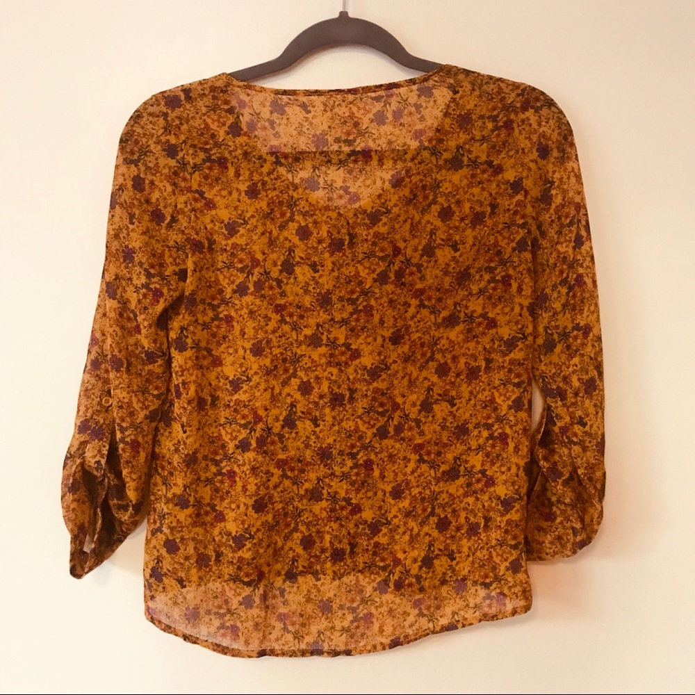 Light button up - Picture 2 of 2